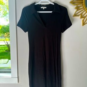 UNIQUE!! black T-shirt, dress with small collar and V-neck!!